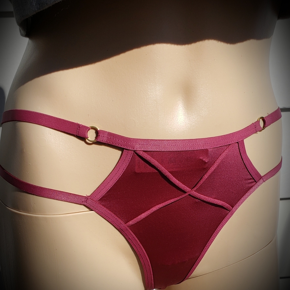 VS Thong